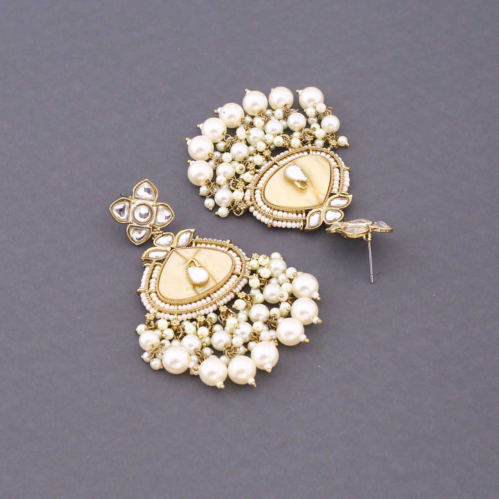 Ivory Sarmi Chandbalis