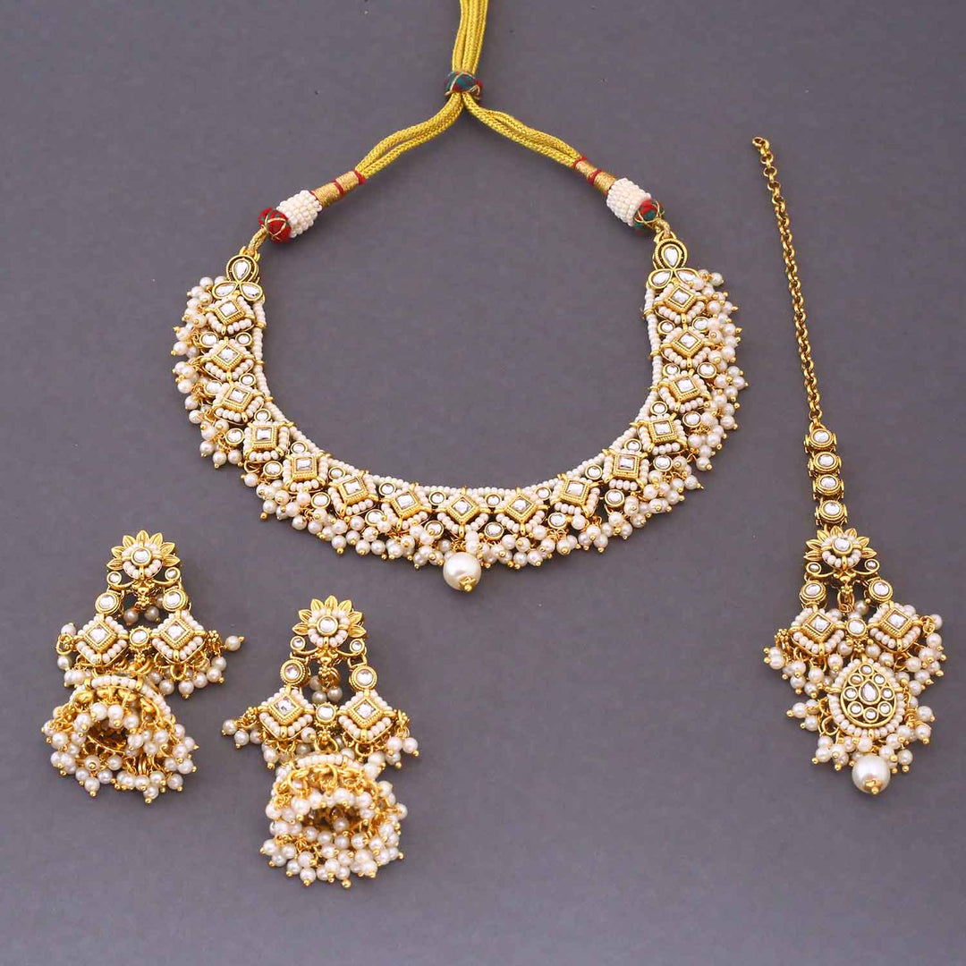 Ivory Simran Kundan Jewellery Set