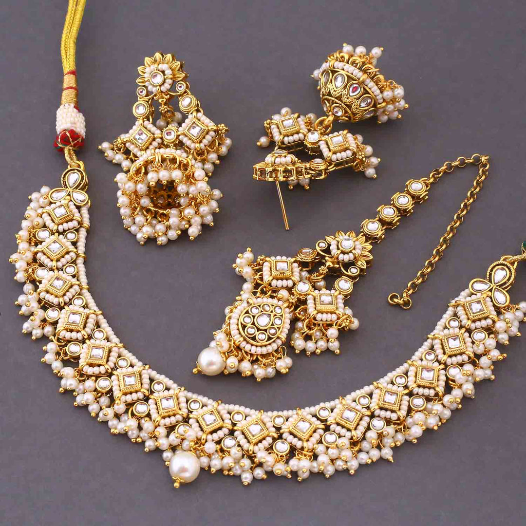 Ivory Simran Kundan Jewellery Set
