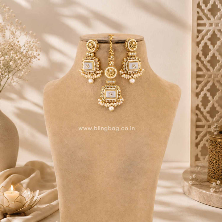 Ivory Siyashi Kundan Jewellery Set