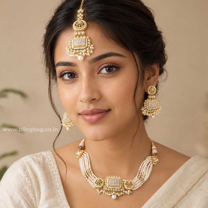 Ivory Siyashi Kundan Jewellery Set