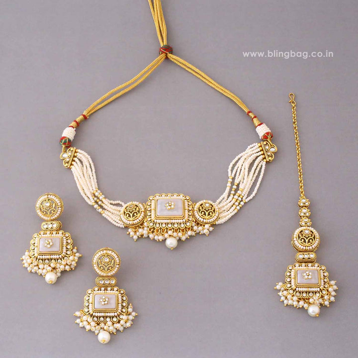 Ivory Siyashi Kundan Jewellery Set