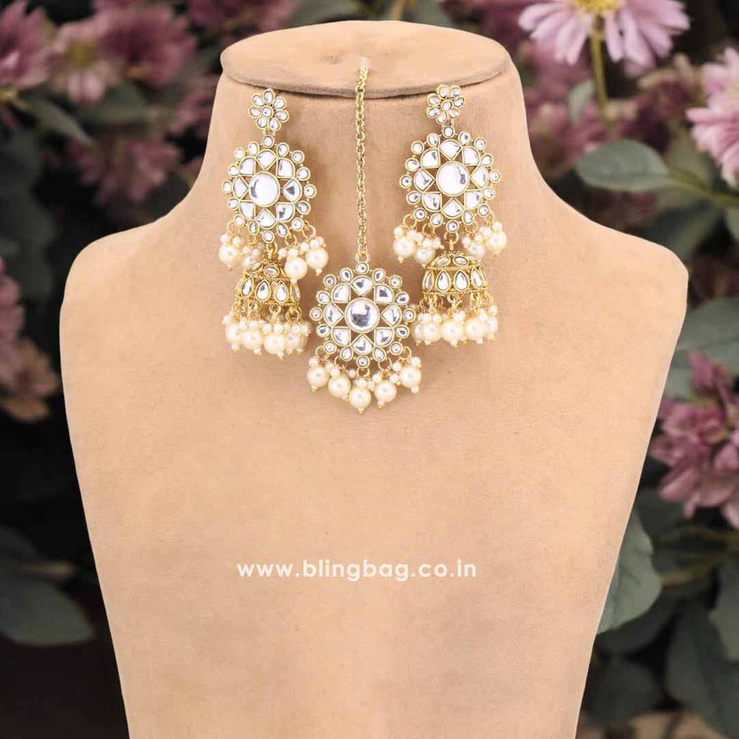 Ivory Stavana Kundan Jewellery Set