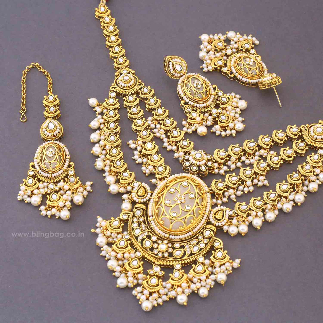 Ivory Sujata Kundan Jewellery Set
