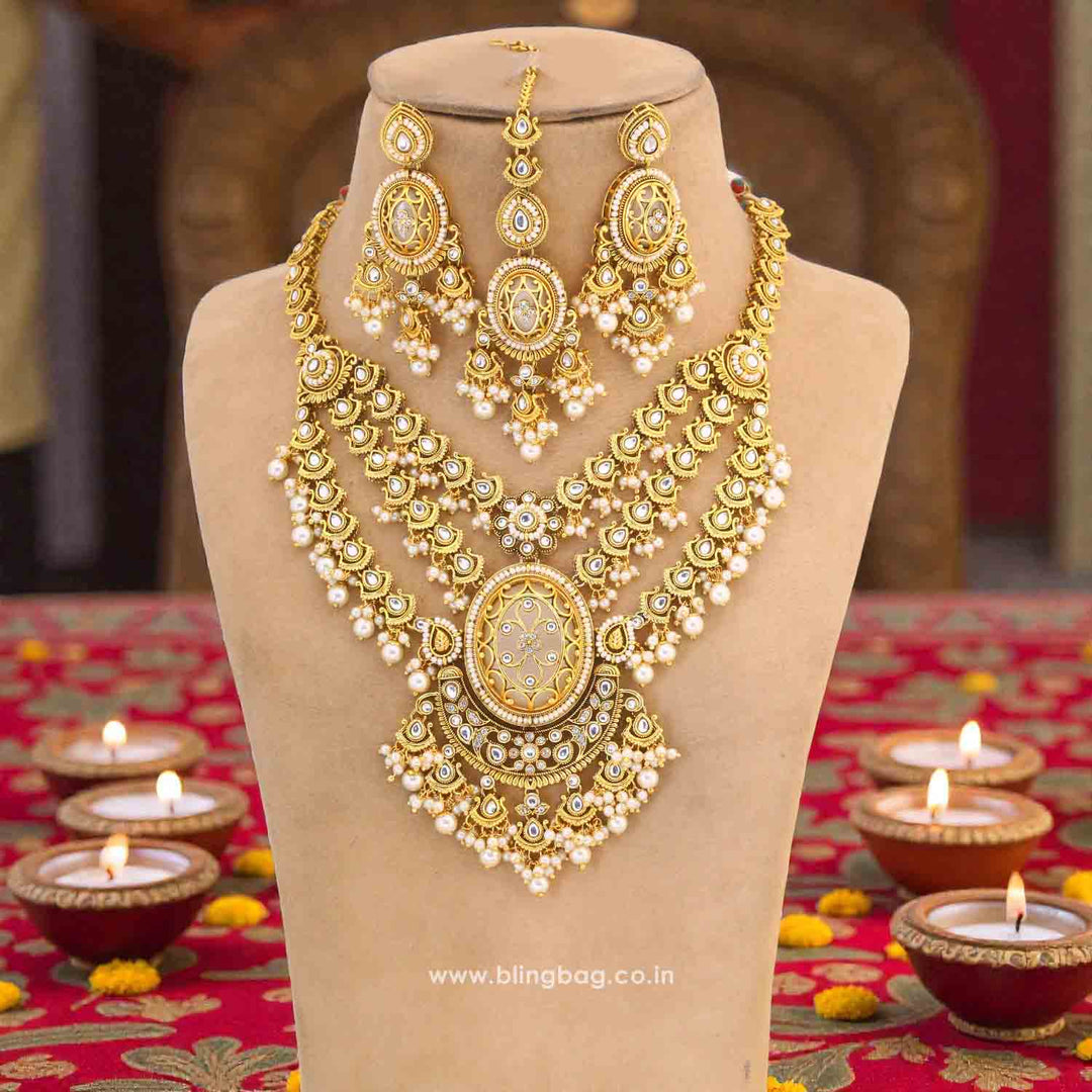 Ivory Sujata Kundan Jewellery Set