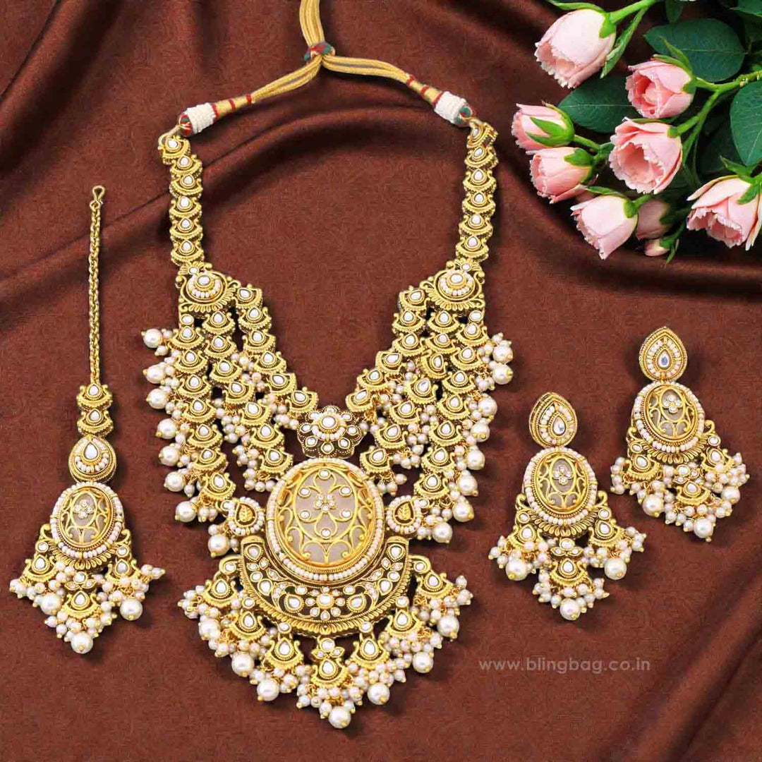 Ivory Sujata Kundan Jewellery Set
