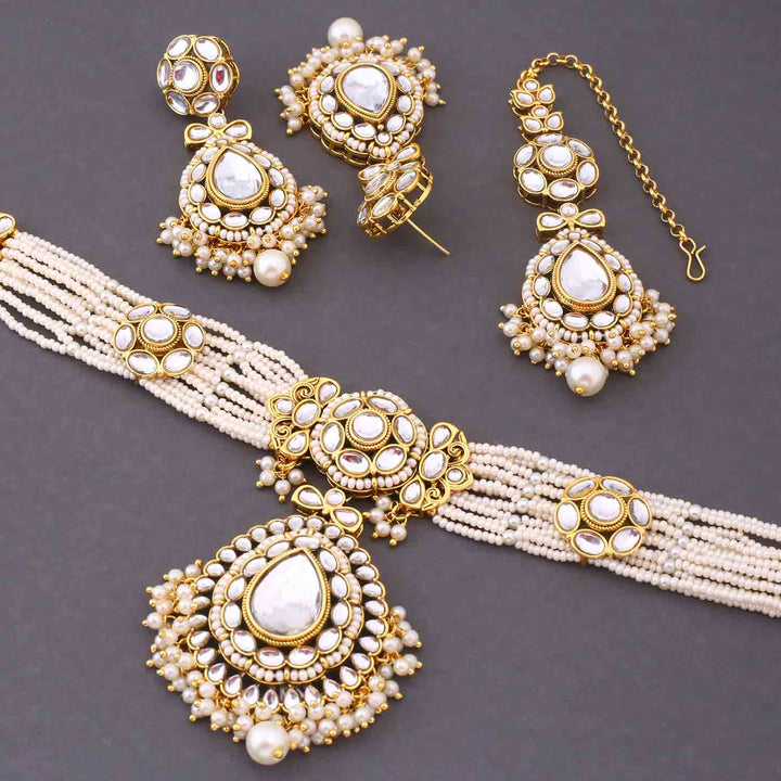 Ivory Sumedha Kundan Jewellery Set
