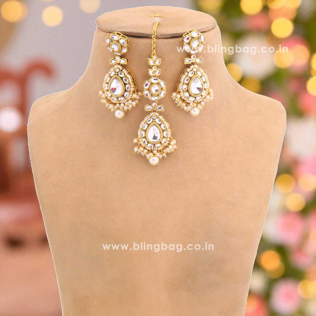 Ivory Sumedha Kundan Jewellery Set