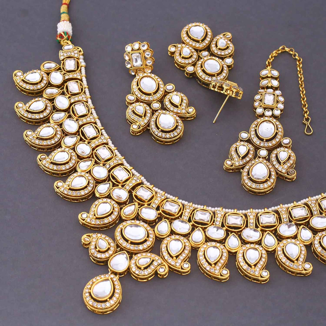 Ivory Swaragh Kundan Jewellery Set