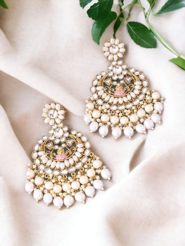 Ivory Takshavi Chaandbalis