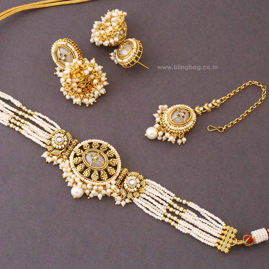 Ivory Tavya Kundan Jewellery Set