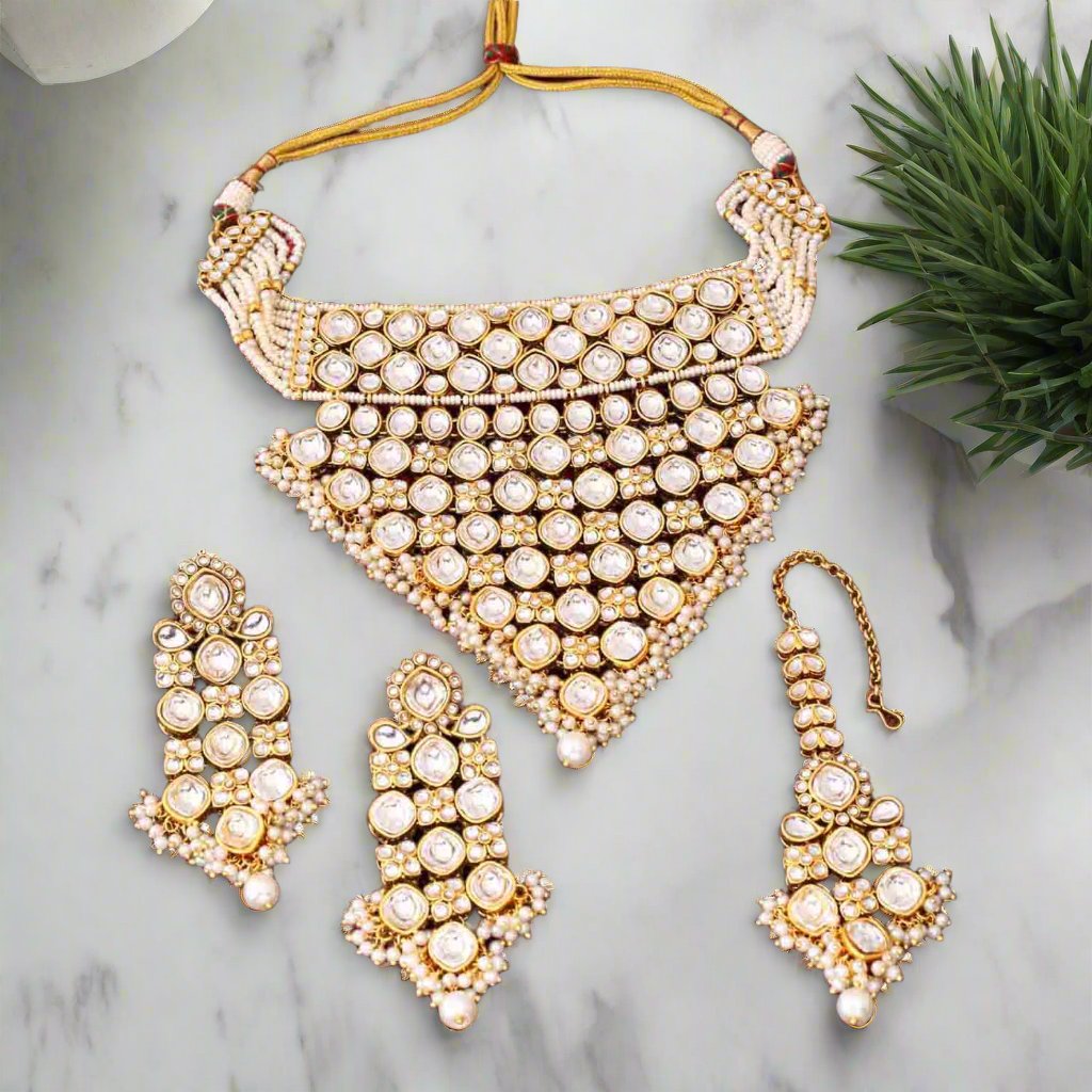 Ivory Urmisha Kundan Jewellery Set