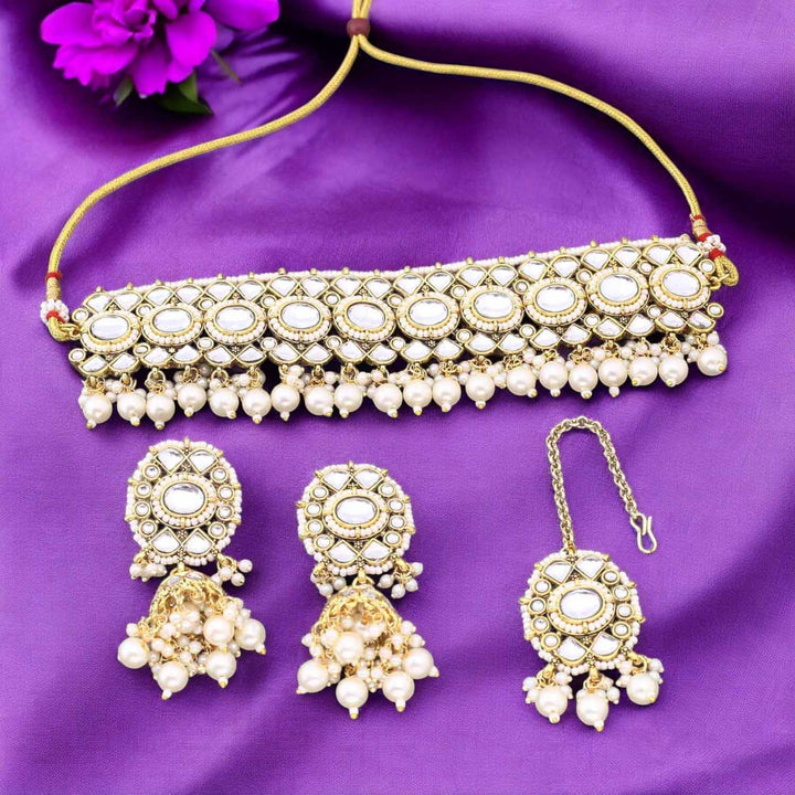 Ivory Viandra Kundan Jewellery Set