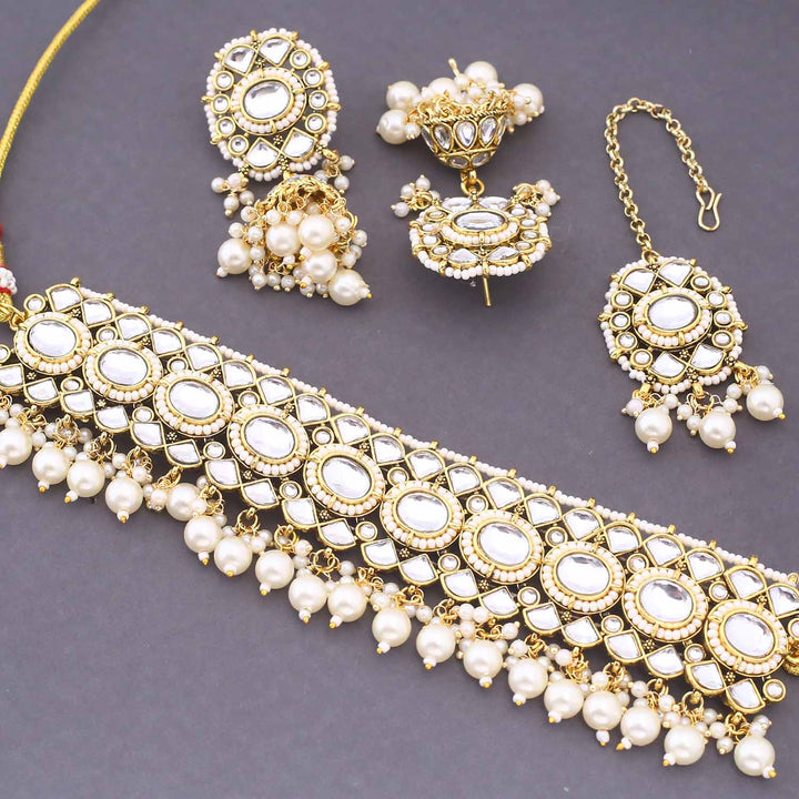 Ivory Viandra Kundan Jewellery Set