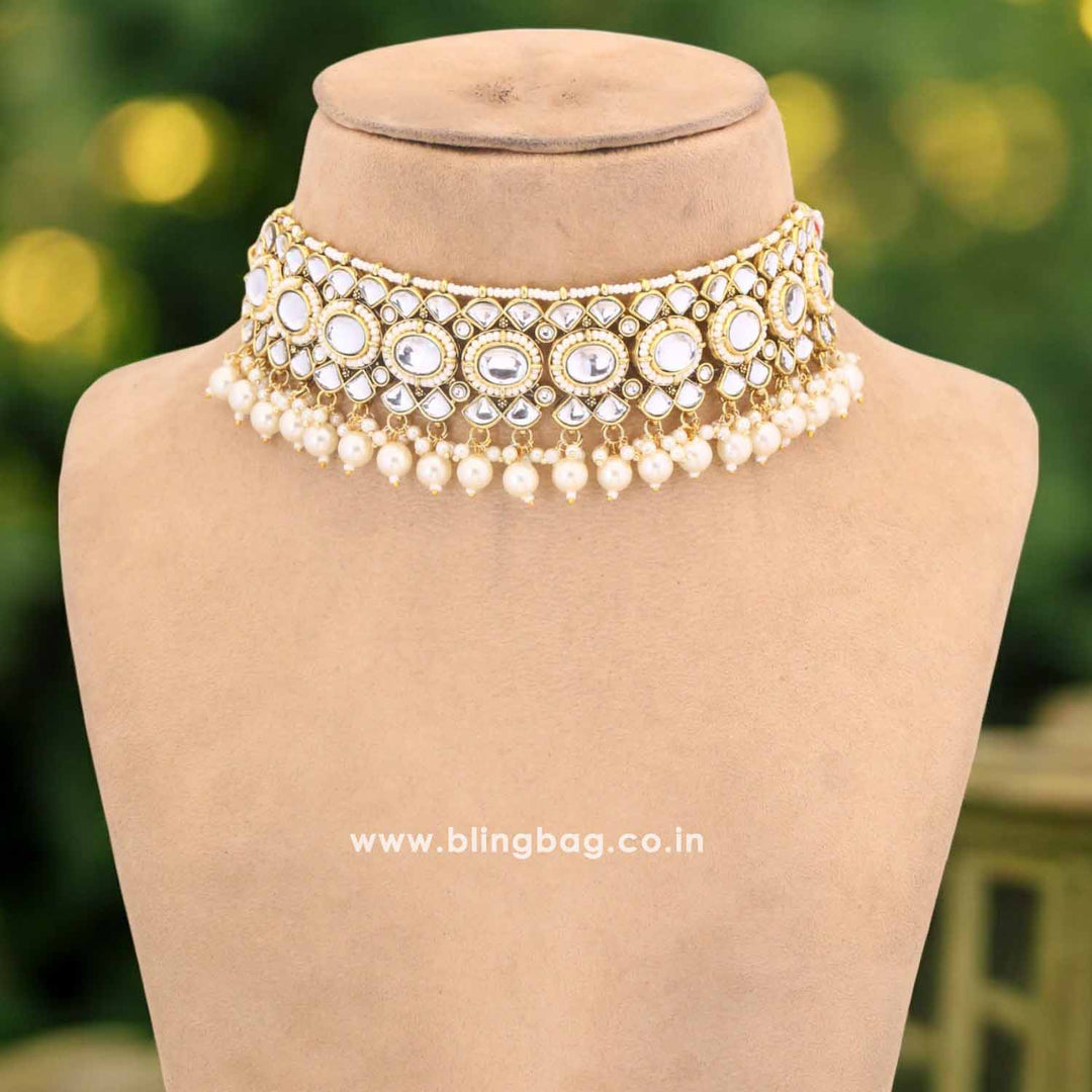 Ivory Viandra Kundan Jewellery Set