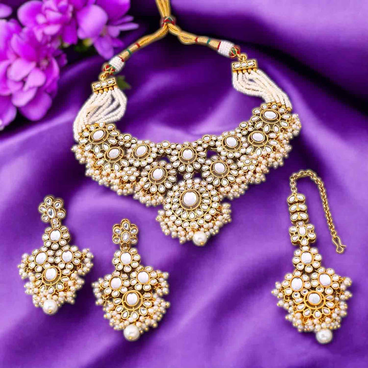 Ivory Vidhuta Kundan Jewellery Set