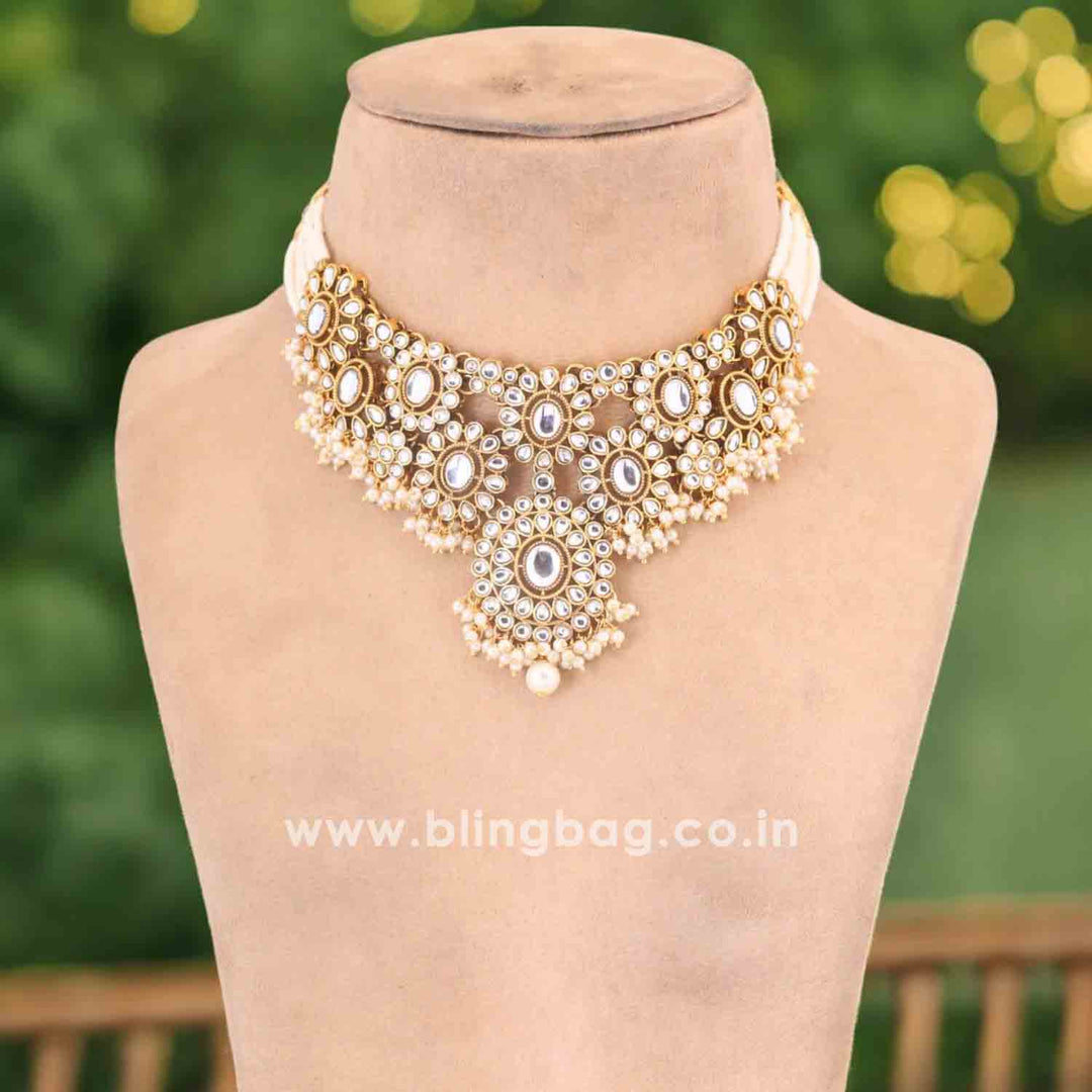Ivory Vidhuta Kundan Jewellery Set