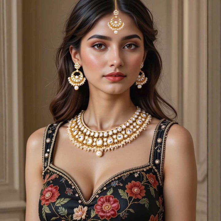 Ivory Vinitha Kundan Jewellery Set