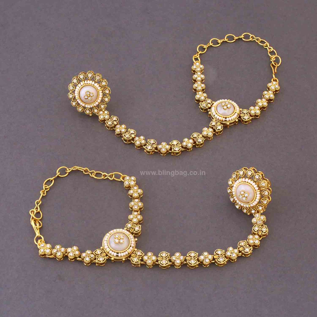 Ivory Yagna Kundan Bridal Jewellery Set