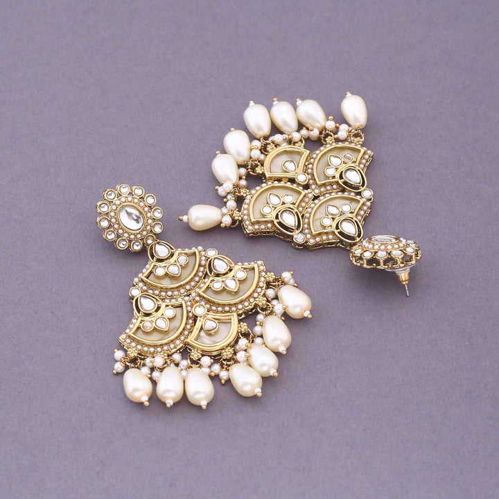 Ivory Zehra Punjabi Chandbalis