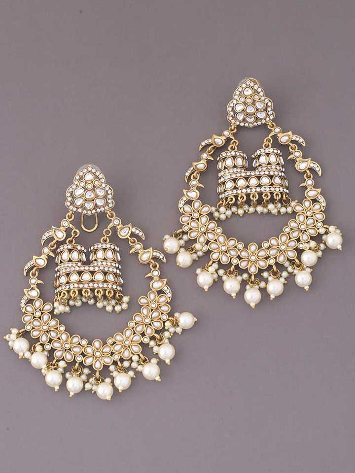 Ivory Zunaira Chaandbalis