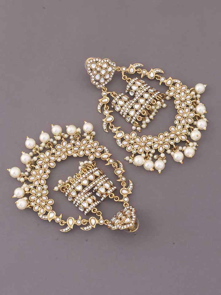 Ivory Zunaira Chaandbalis