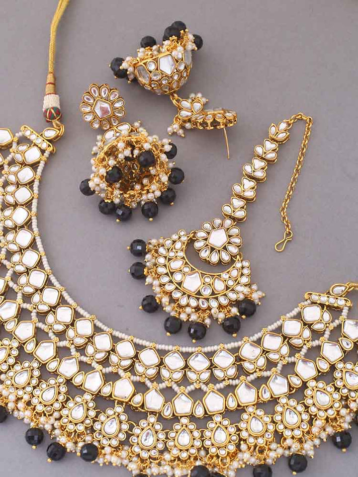 Jet Abhaya Kundan Jewellery Set