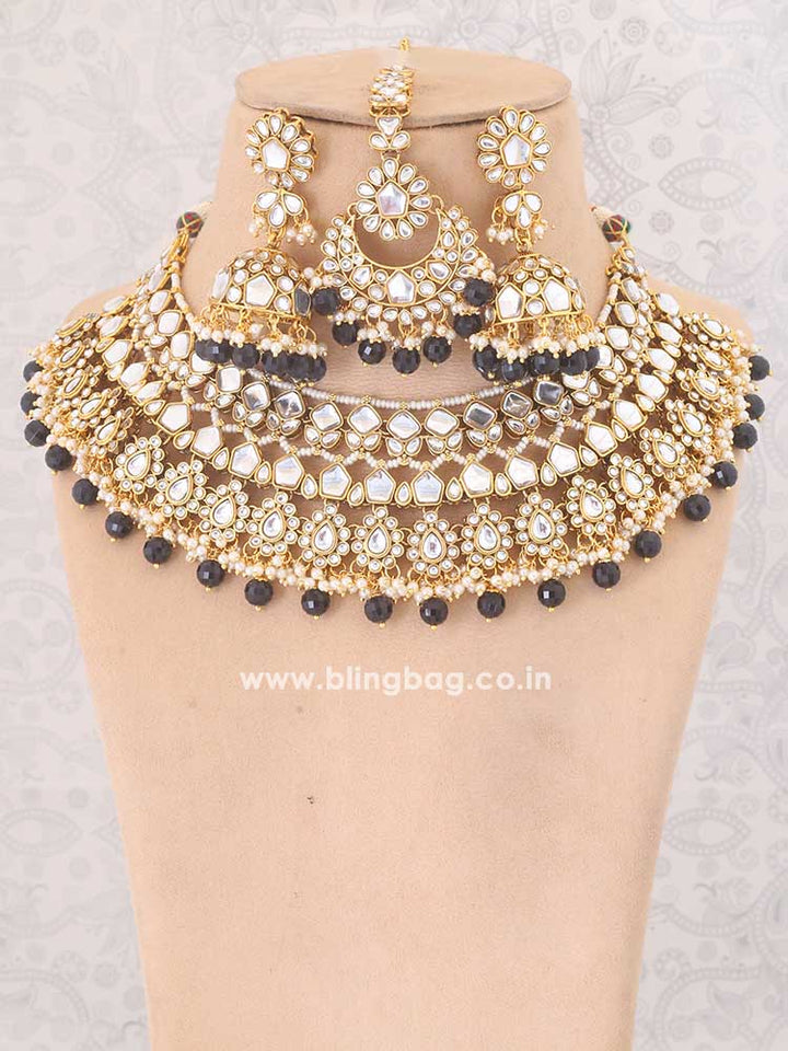 Jet Abhaya Kundan Jewellery Set