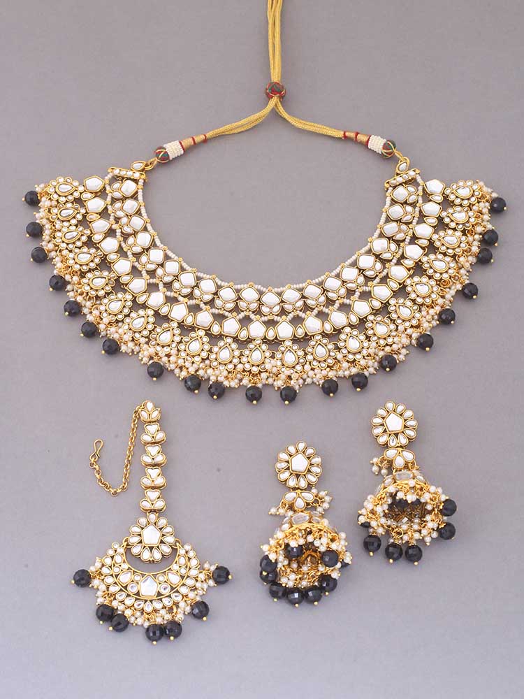 Jet Abhaya Kundan Jewellery Set