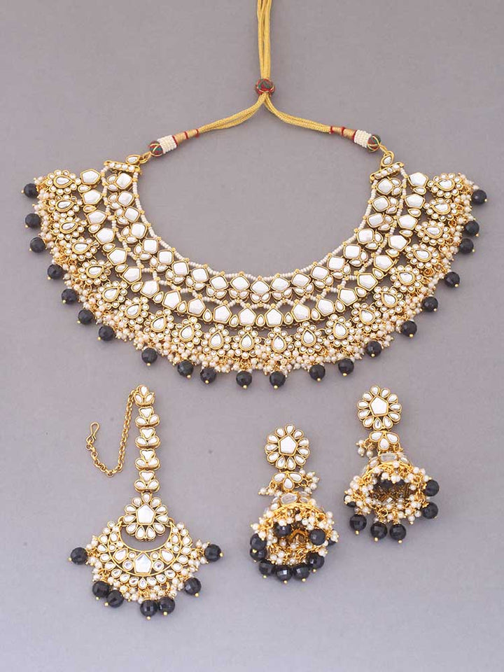 Jet Abhaya Kundan Jewellery Set