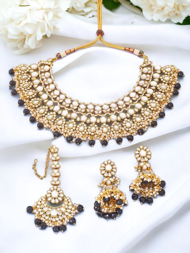 Jet Abhaya Kundan Jewellery Set