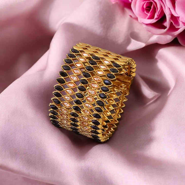 Jet Ishee Adjustable Bracelet