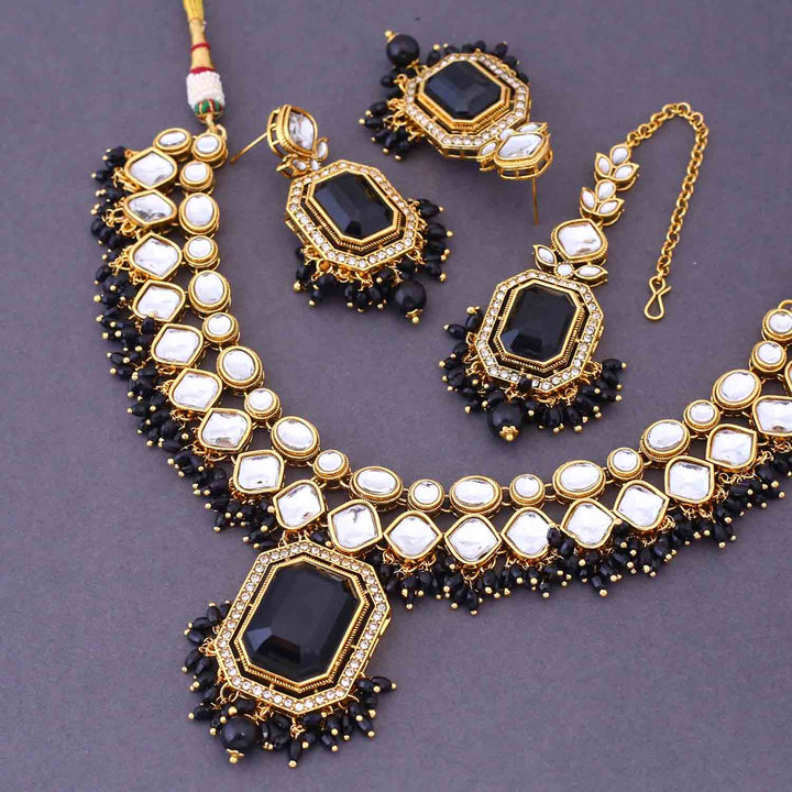 Jet Kuntala Kundan Jewellery Set