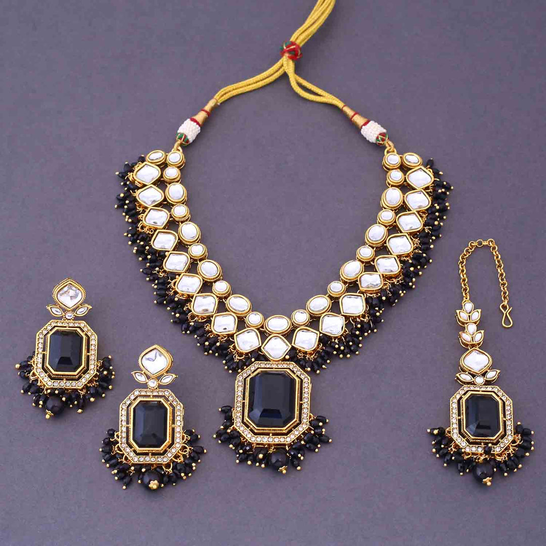 Jet Kuntala Kundan Jewellery Set