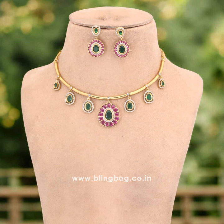 Multicolor Chaveeni Hasli Antique Jewellery Set - New Arrival
