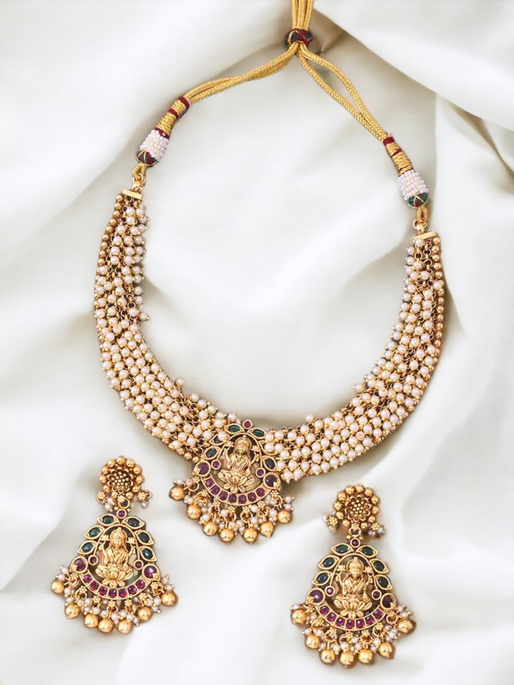 Golden Deetya Jewellery Set