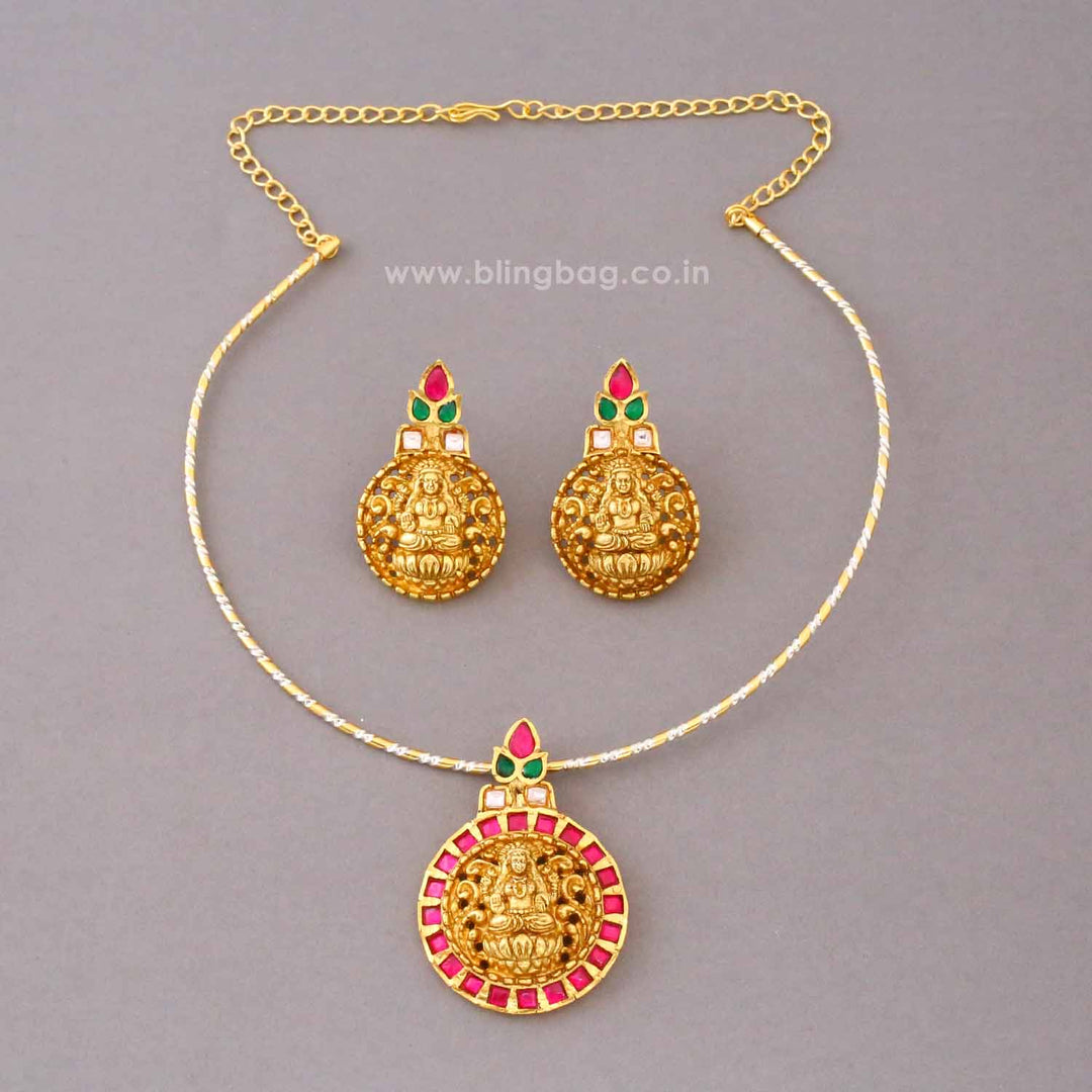 Multicolor Heer Pendant Set