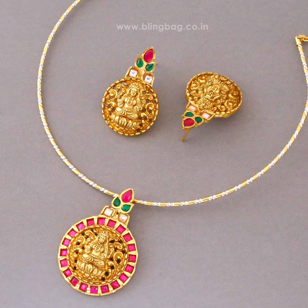 Multicolor Heer Pendant Set