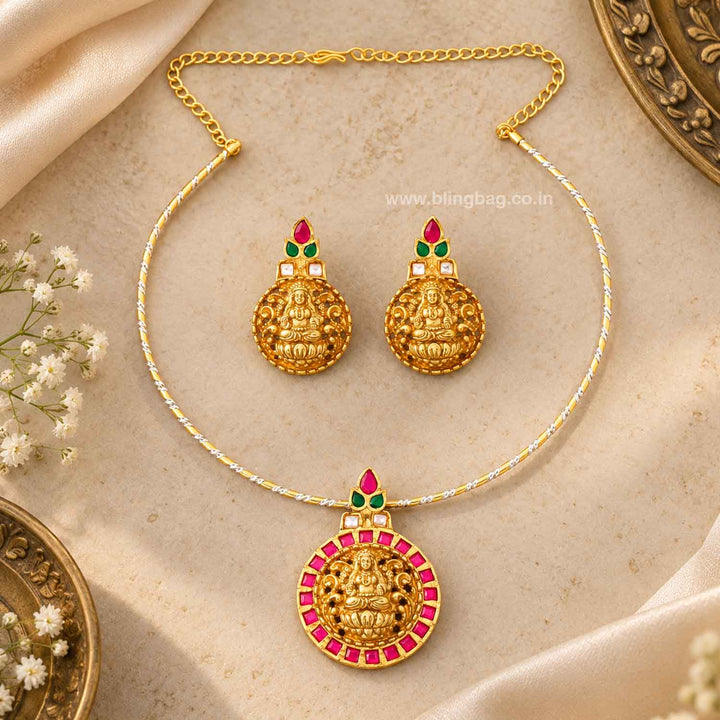 Multicolor Heer Pendant Set
