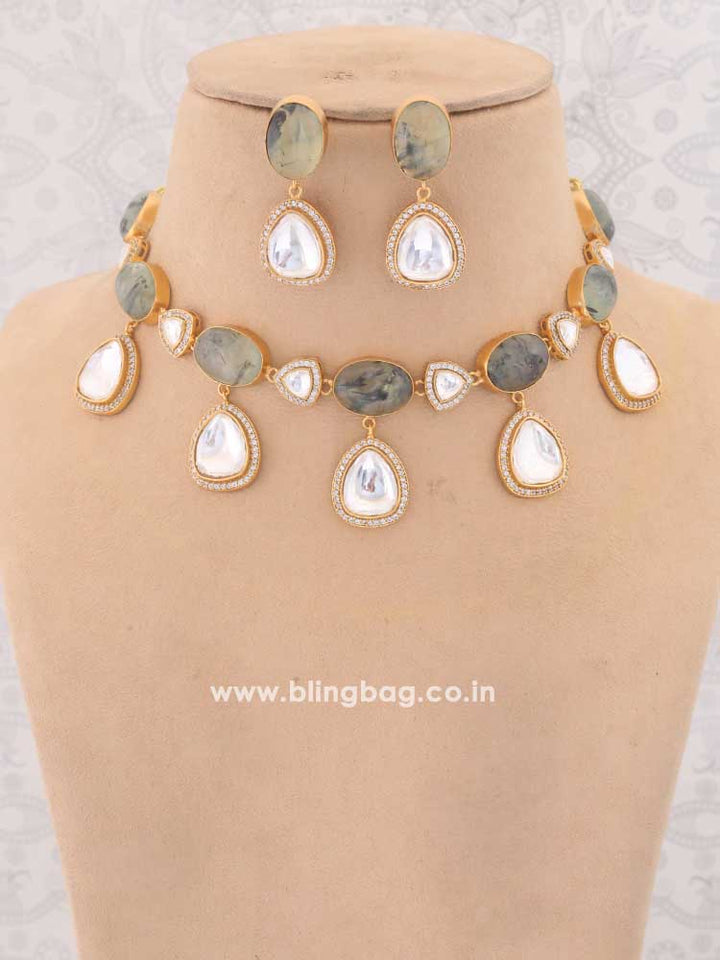 Olive Aavya Jewellery Set