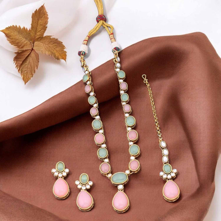 Prismatic Raniya Kundan Jewellery Set