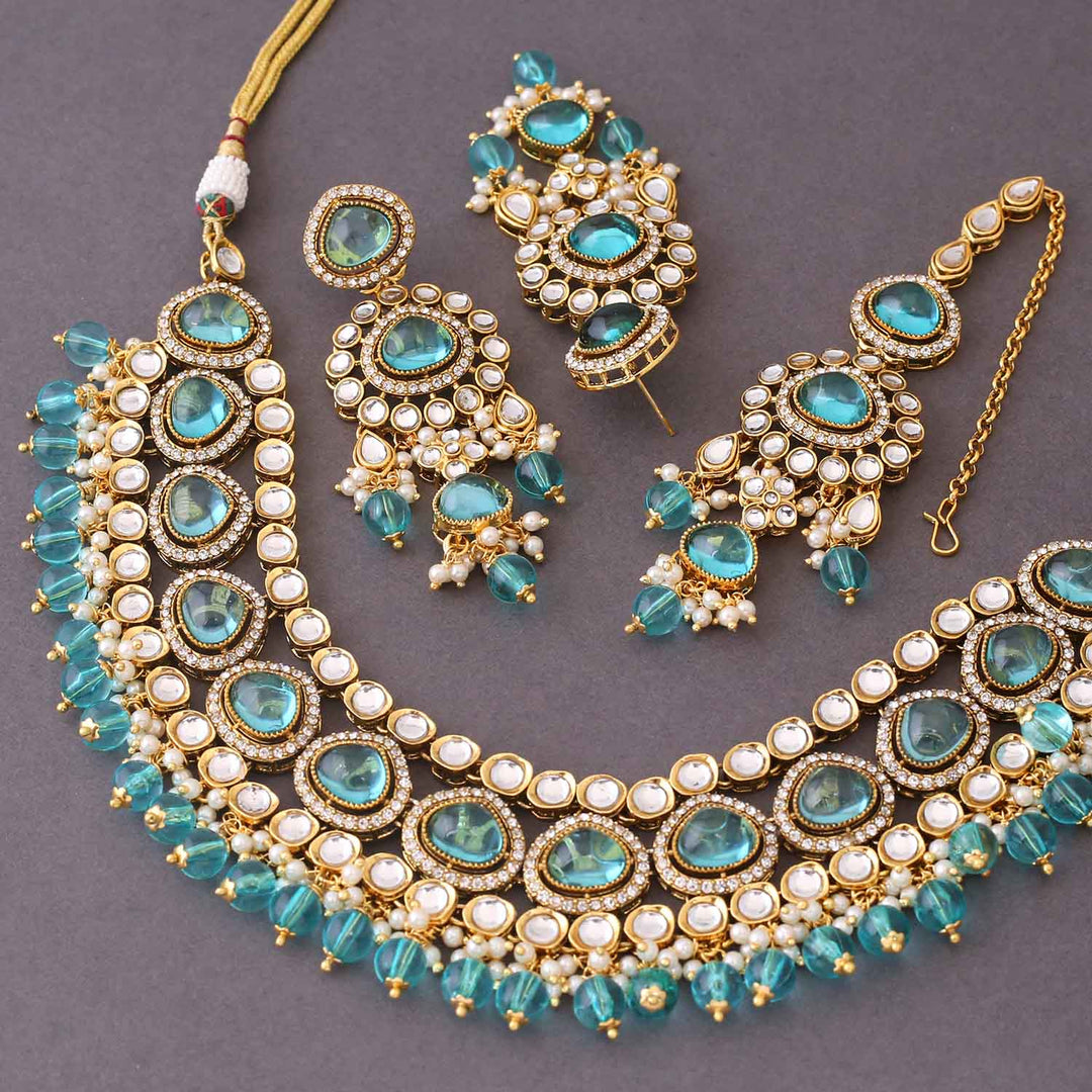 Rama Nikhina Kundan Jewellery Set