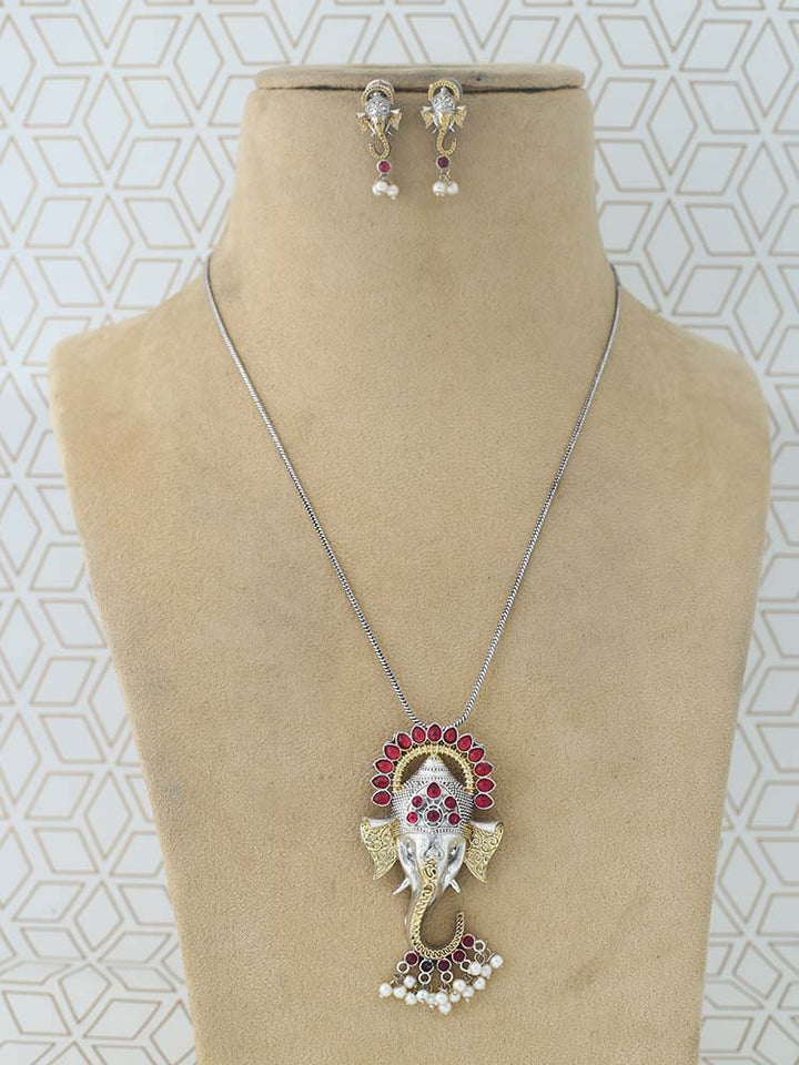 Rani Gajmukh Jewellery Set