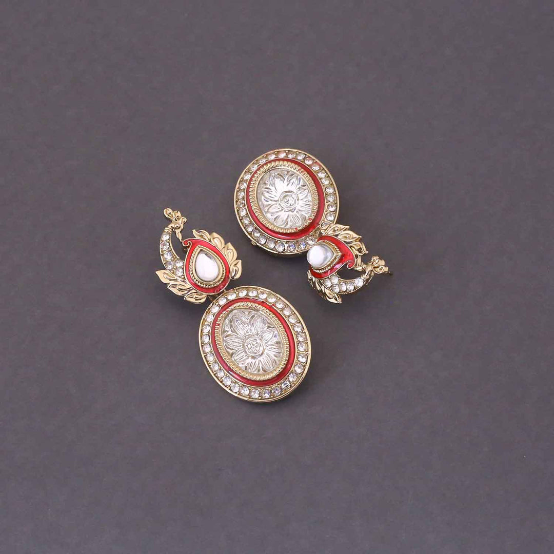 Rani Tathya Danglers