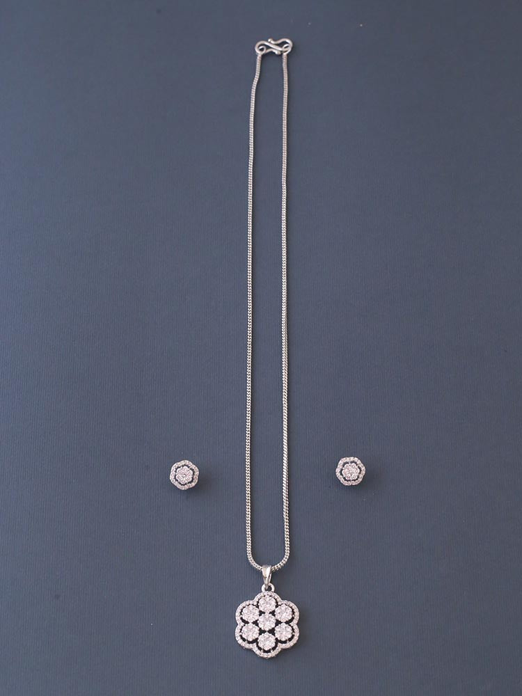 Silver Delilah Pendant Set