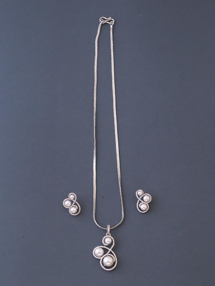 Silver Kathrina Pendant Set