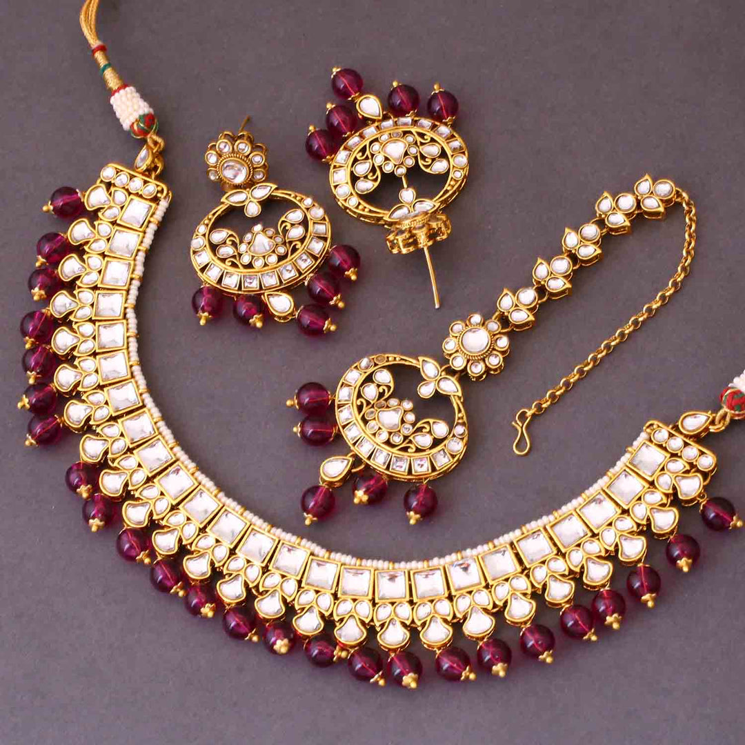 Wine Aaria Kundan Jewellery Set