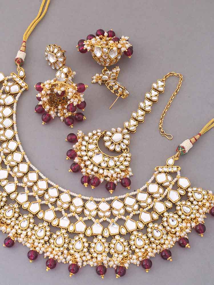 Wine Abhaya Kundan Jewellery Set