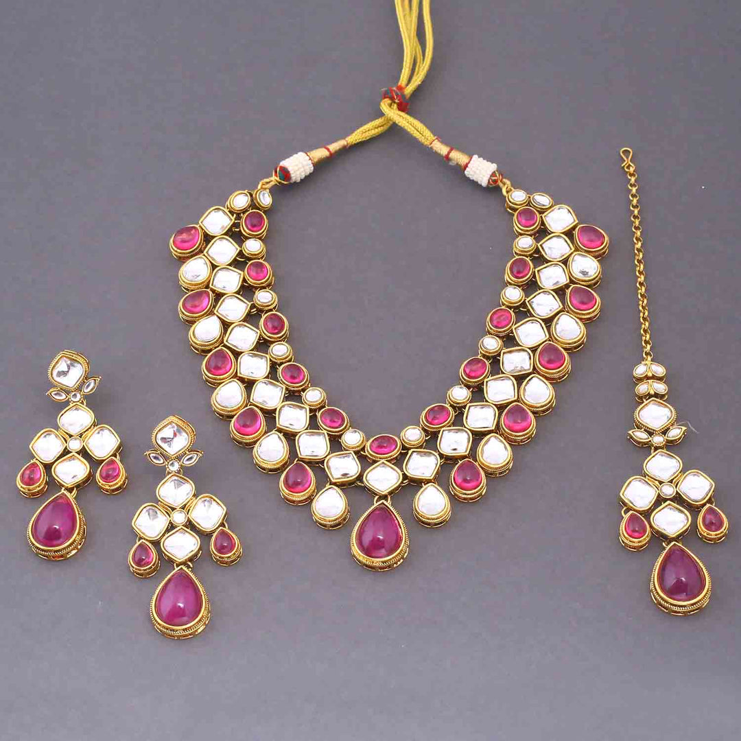 Wine Ahlami Kundan Jewellery Set