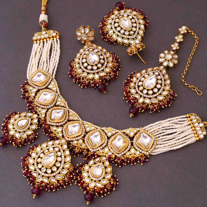 Wine Bhavya Kundan Jewellery Set